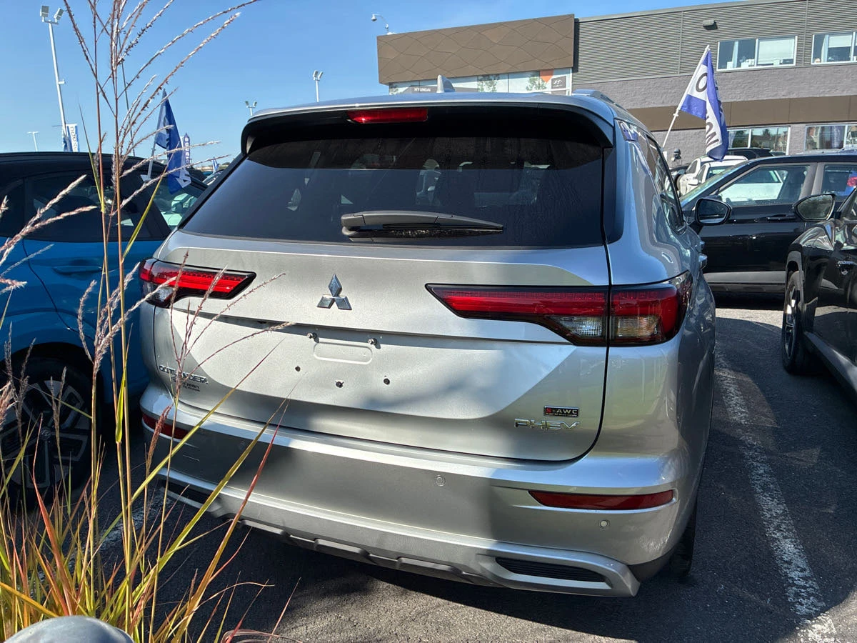 Mitsubishi Outlander 2023 HYBRID SEL S-AWC* БЕЗ ПЪРВОНАЧАЛНА ВНОСКА*    - изображение 3