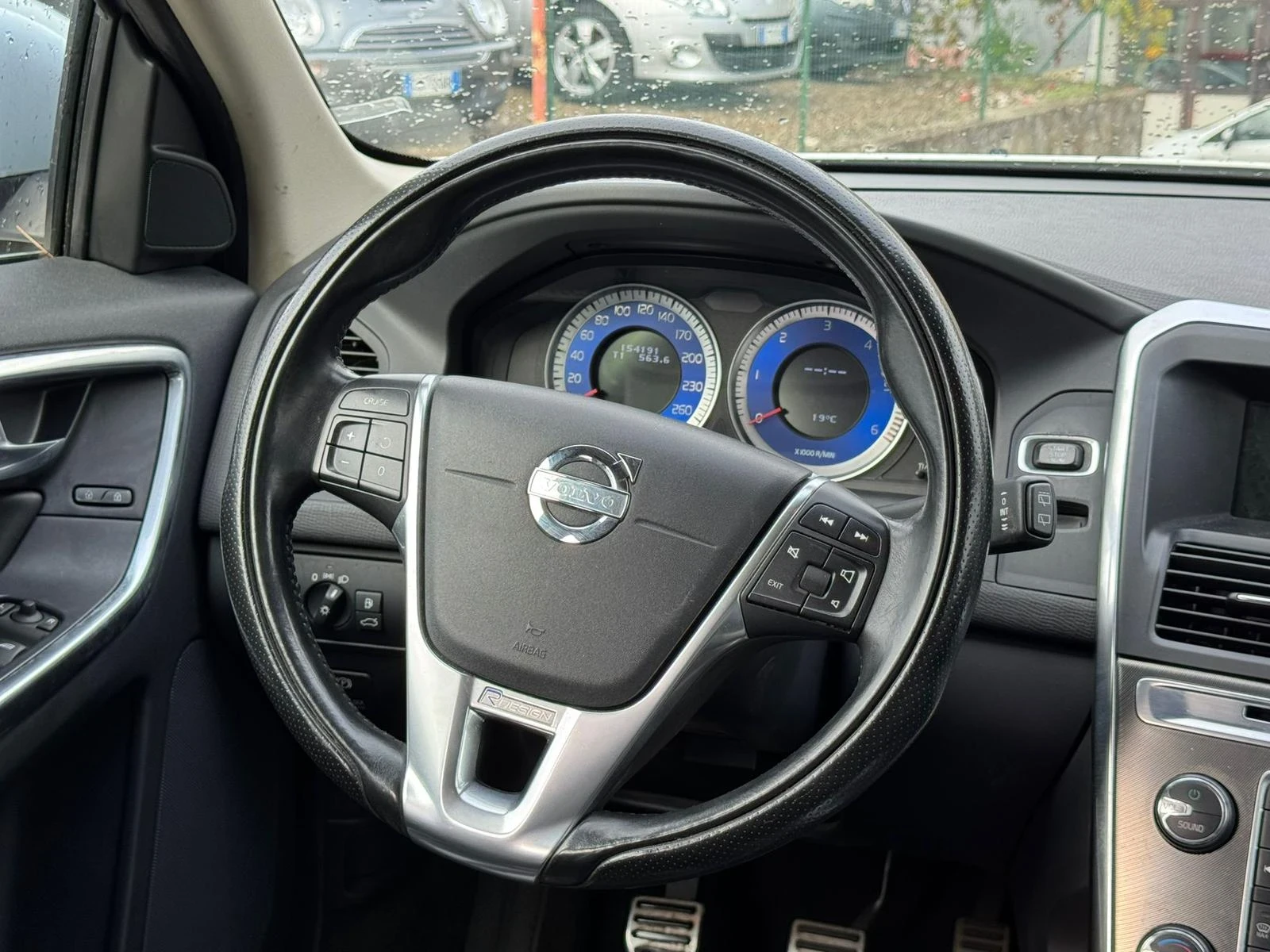 Volvo XC60 2.4DC/4X4/154X.KM РЕАЛНИ/УНИКАТ - изображение 10