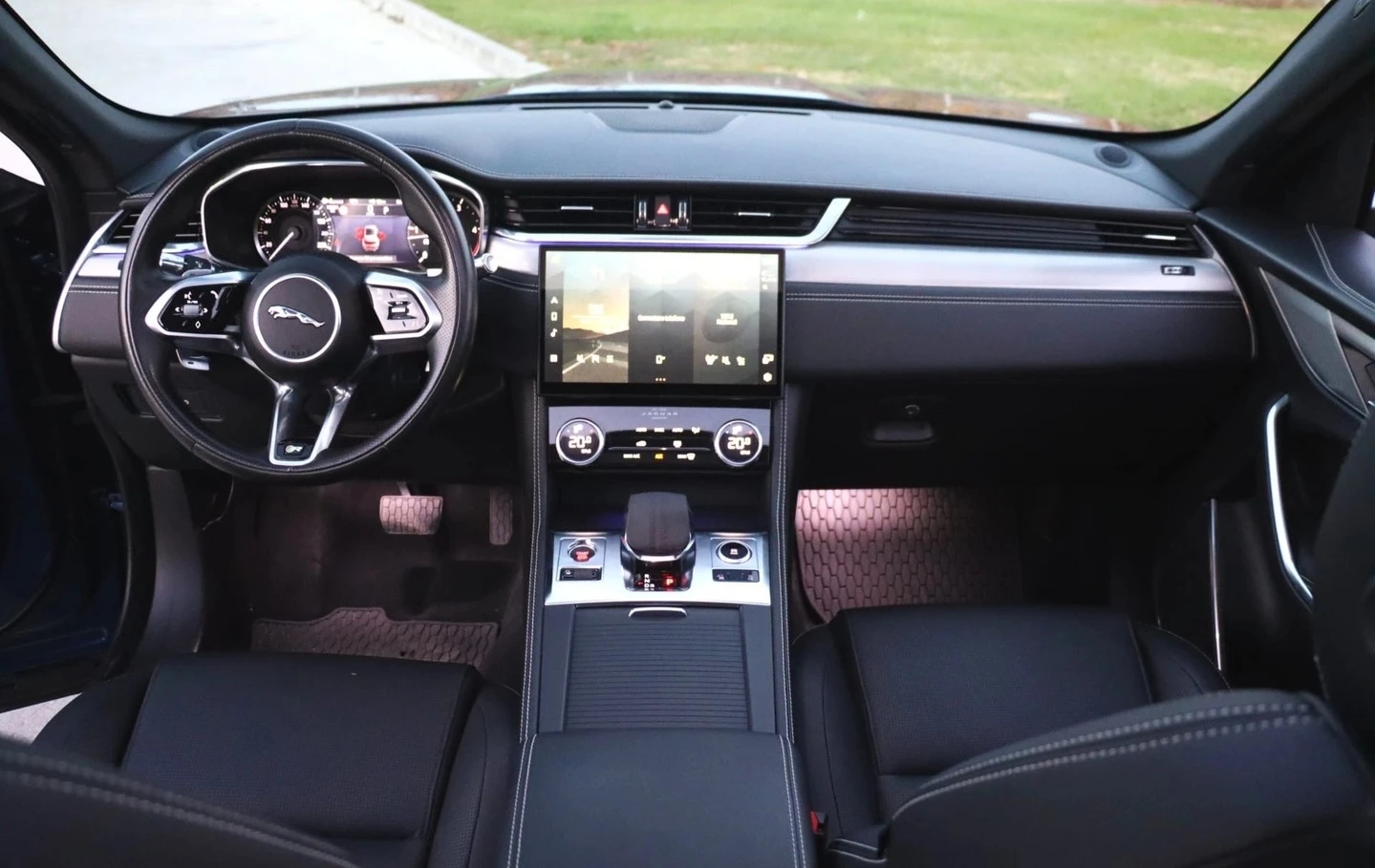 Jaguar F-PACE  - изображение 5