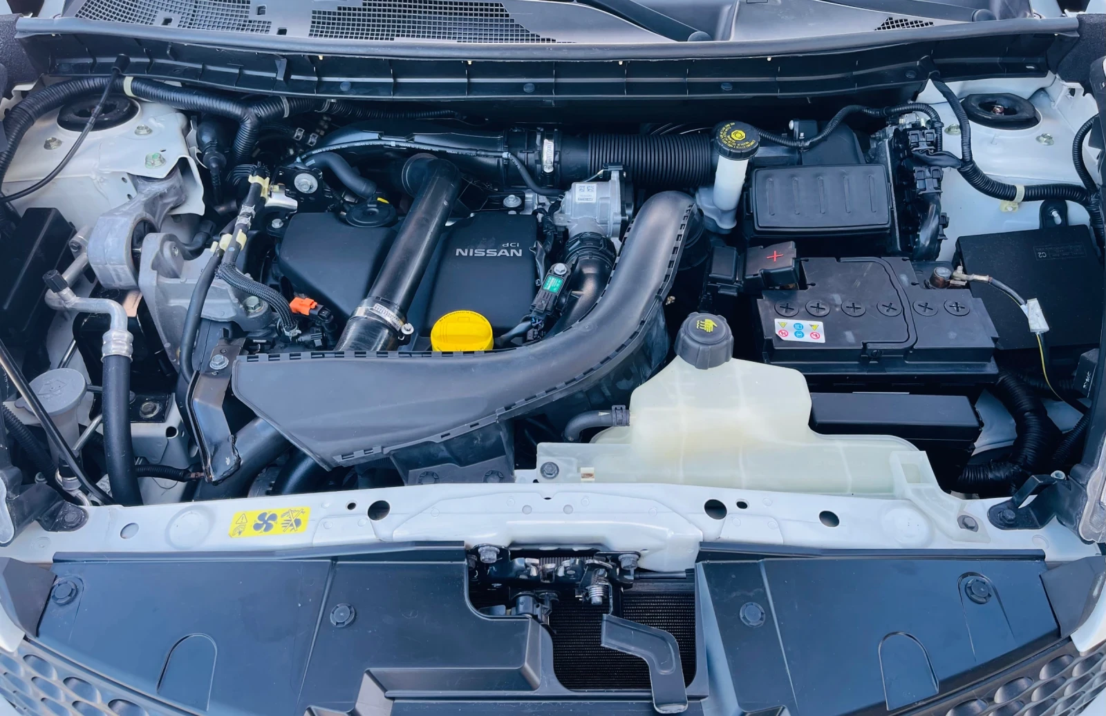 Nissan Juke 1.5 dci Кожа* Камера* BOSE* Подгрев* Реални км, снимка 17 - Автомобили и джипове - 54102714