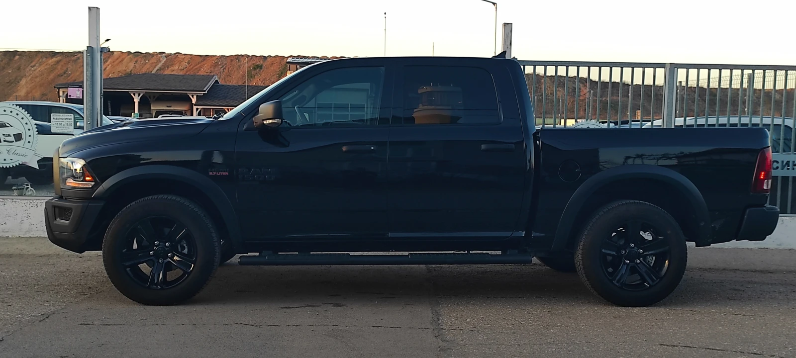 Dodge RAM 1500 CLASSIC 5.7 HEMI CREW-CAB ЧИСТО НОВ!!!, снимка 7 - Автомобили и джипове - 54333024