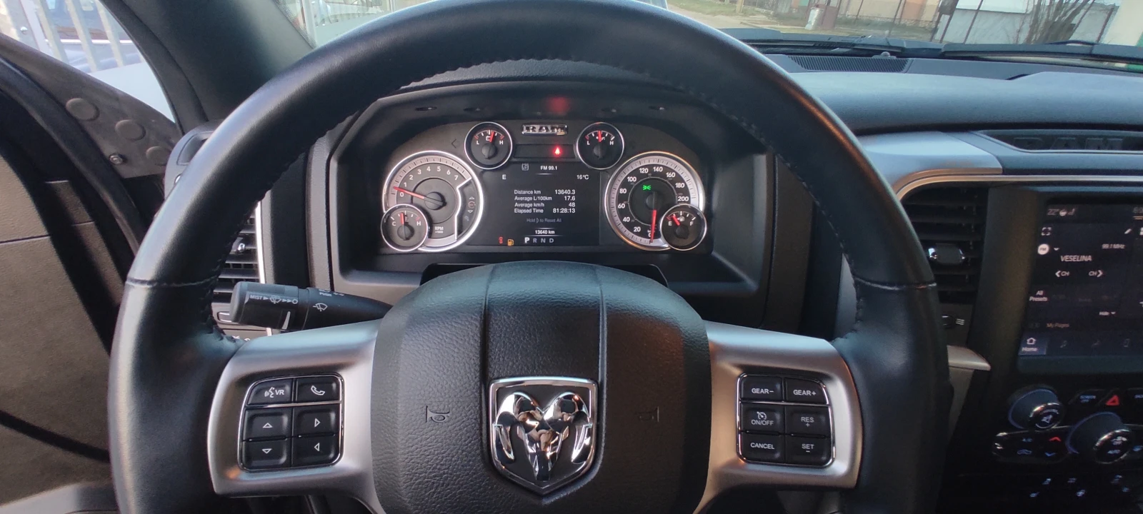 Dodge RAM 1500 CLASSIC 5.7 HEMI CREW-CAB ЧИСТО НОВ!!!, снимка 13 - Автомобили и джипове - 54333024