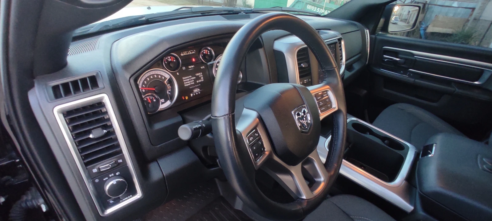 Dodge RAM 1500 CLASSIC 5.7 HEMI CREW-CAB ЧИСТО НОВ!!!, снимка 12 - Автомобили и джипове - 54333024