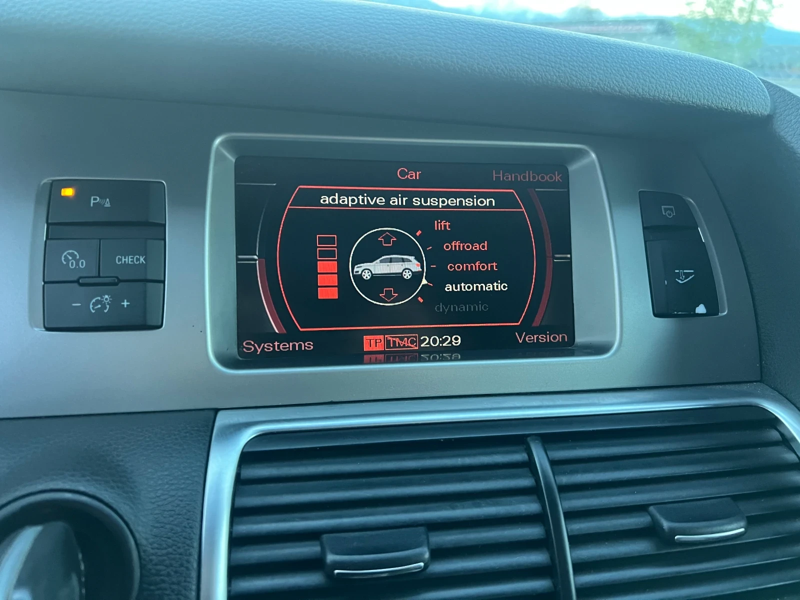 Audi Q7 3.0TDI* 3xS-Line* 7местна* Панорама* Лизинг, снимка 13 - Автомобили и джипове - 54430183