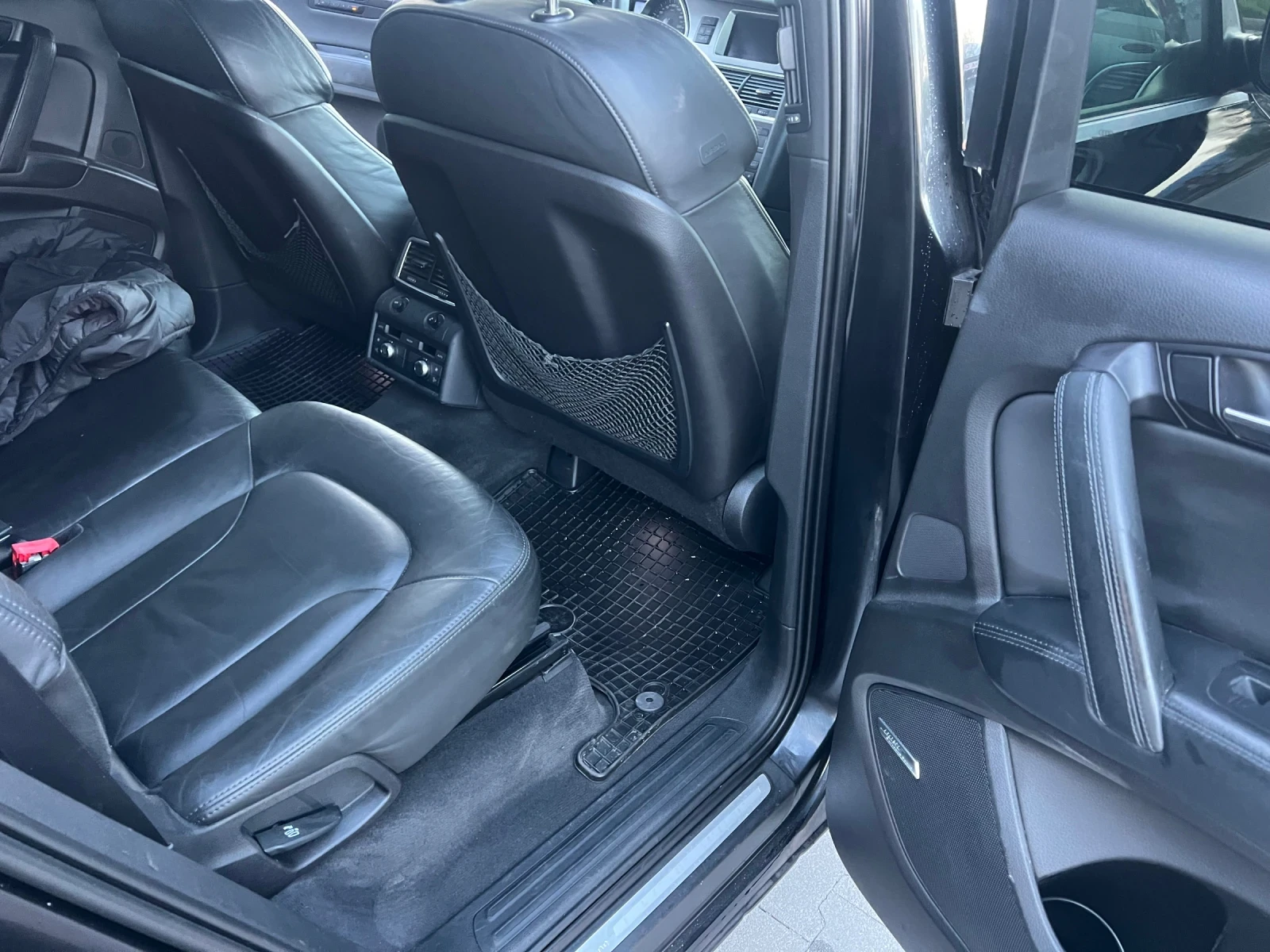 Audi Q7 3.0TDI* 3xS-Line* 7местна* Панорама* Лизинг, снимка 10 - Автомобили и джипове - 54430183