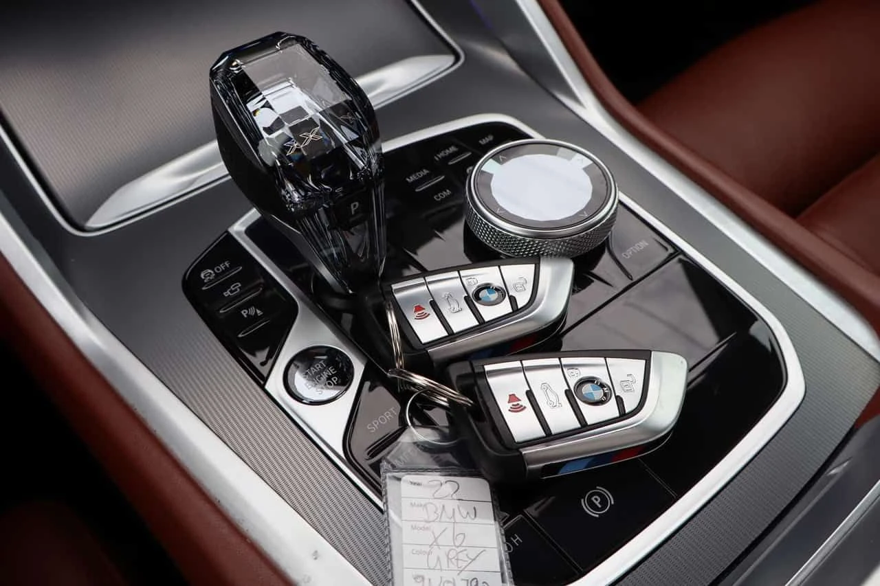 BMW X6 xDrive40i Individual Laser HUD Full CARFAX, снимка 17 - Автомобили и джипове - 54608914