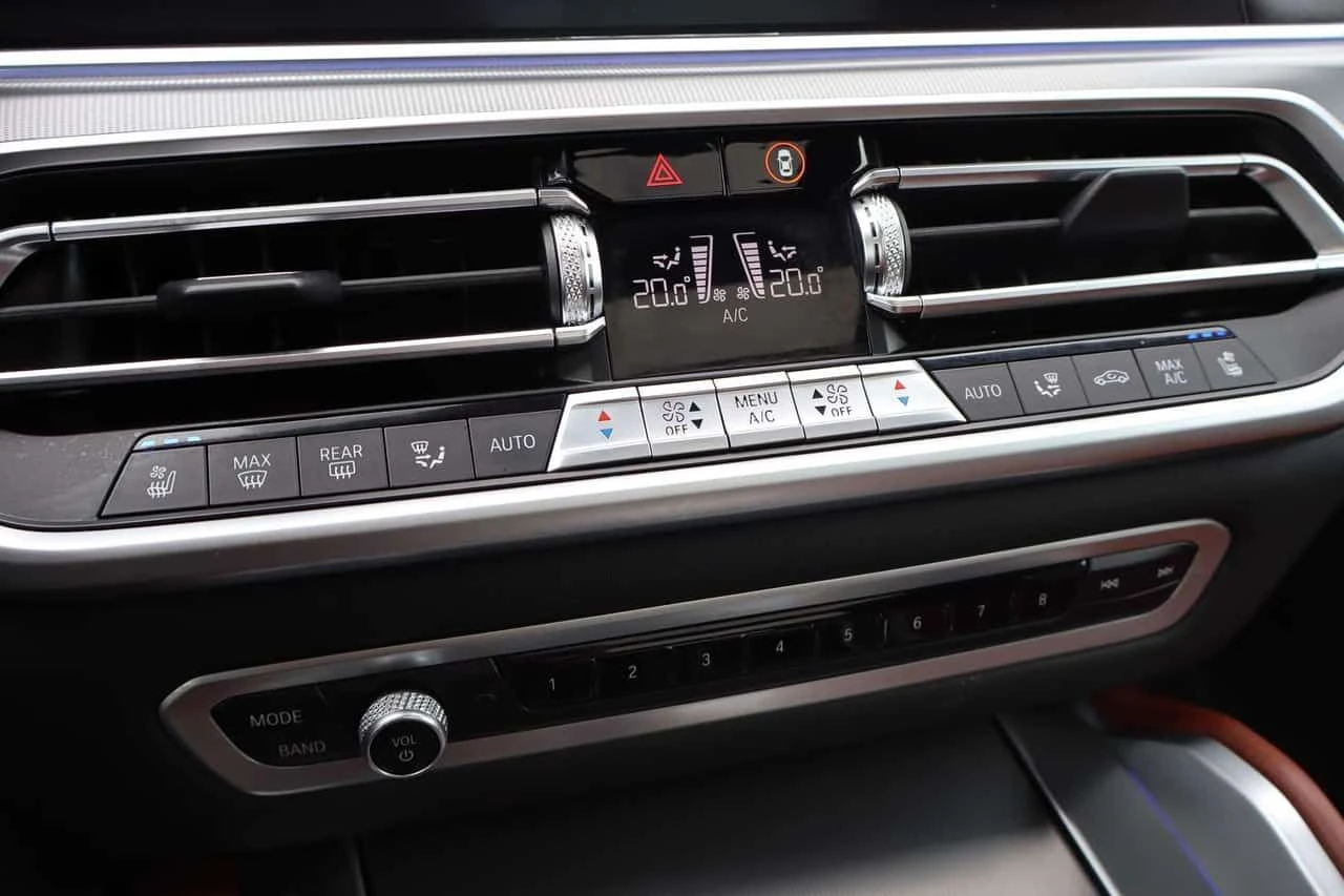 BMW X6 xDrive40i Individual Laser HUD Full CARFAX, снимка 11 - Автомобили и джипове - 54608914