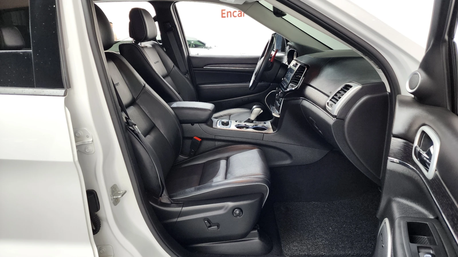 Jeep Grand cherokee 3.6 Summit Панорама* DisTronic* Обдухване , снимка 9 - Автомобили и джипове - 54821967