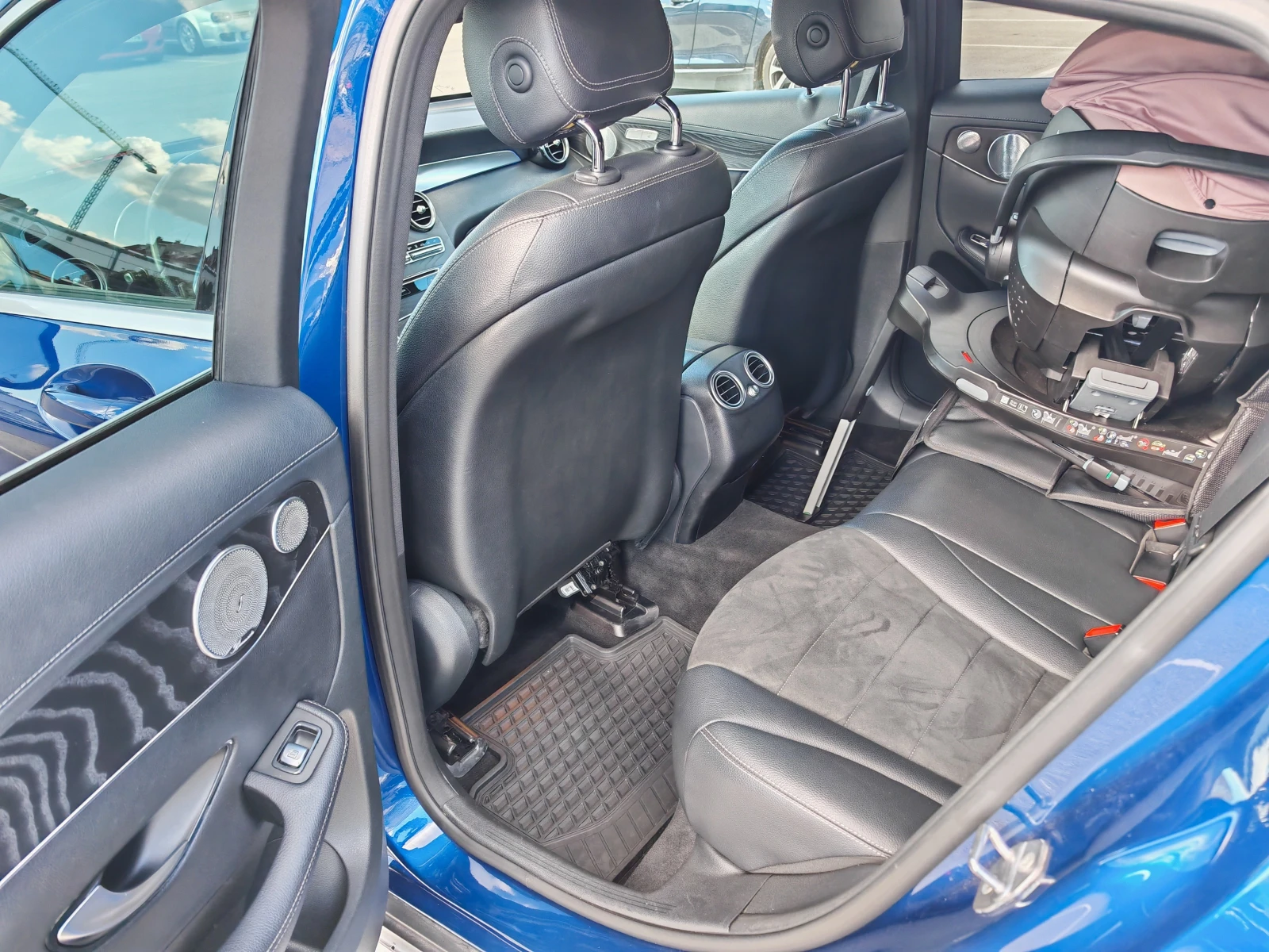 Mercedes-Benz GLC 250D* 4x4* AMG* AIRMATIC* AMBIENT* ПЕЧКА, снимка 10 - Автомобили и джипове - 56259144