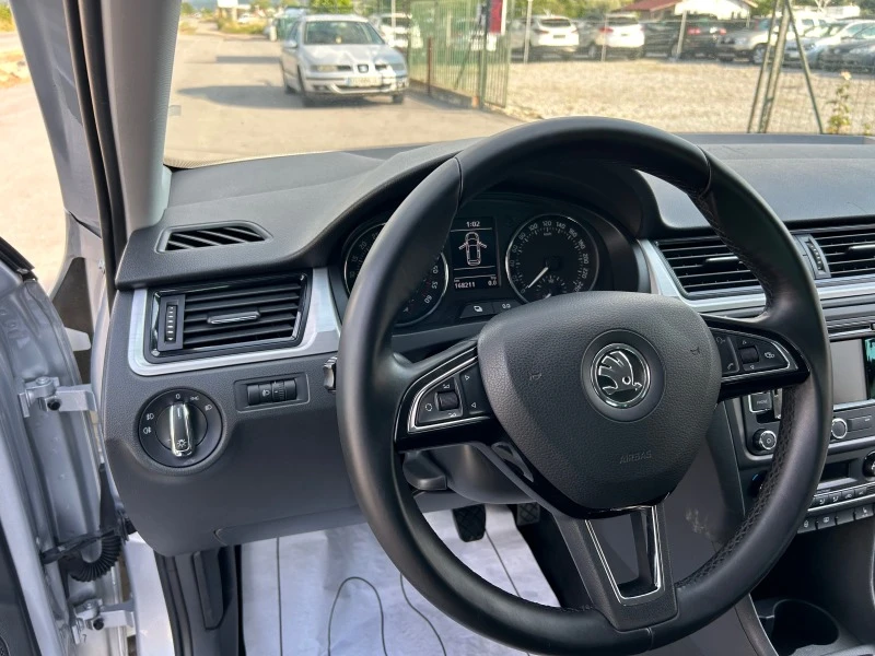 Skoda Rapid 1.6 TDi-Navi, снимка 17 - Автомобили и джипове - 41437049