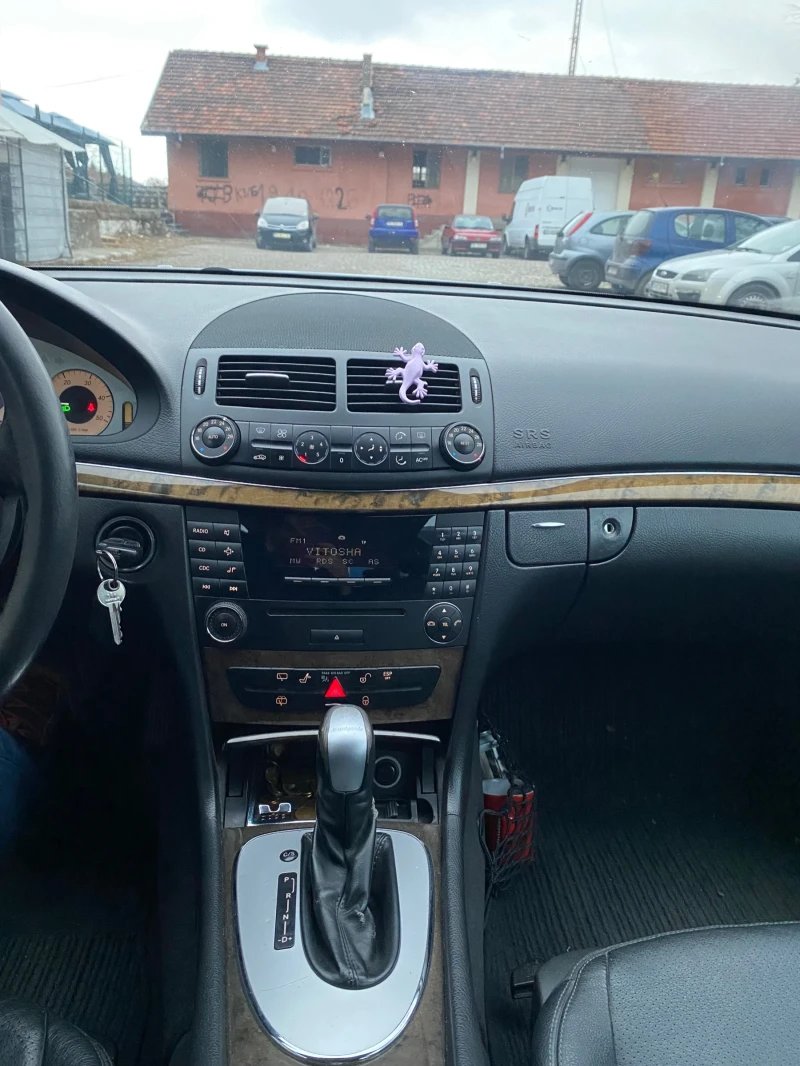 Mercedes-Benz E 280 Cdi, снимка 9 - Автомобили и джипове - 48237944