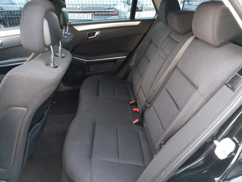 Mercedes-Benz E 250 4Matic, снимка 7 - Автомобили и джипове - 52850781