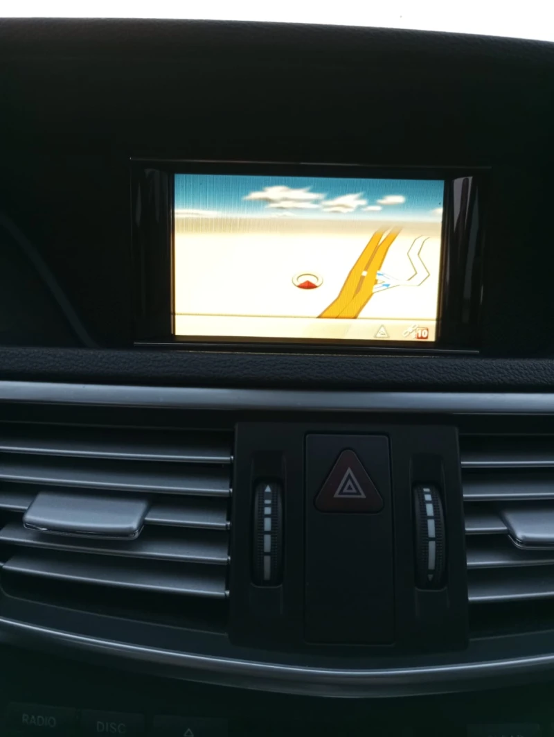 Mercedes-Benz E 250 4Matic, снимка 9 - Автомобили и джипове - 52850781