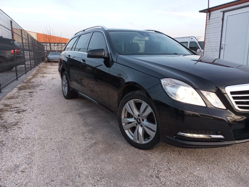 Mercedes-Benz E 250 4Matic, снимка 3 - Автомобили и джипове - 52850781