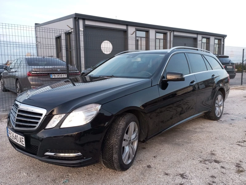 Mercedes-Benz E 250 4Matic, снимка 2 - Автомобили и джипове - 52850781