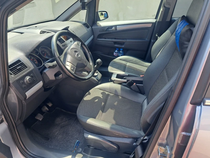 Opel Zafira, снимка 10 - Автомобили и джипове - 52772954