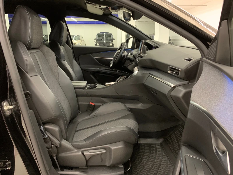 Peugeot 3008 1.6 Plug-in #DISTR#CAMERA#KeyLess#BLINDspot#LineAs, снимка 13 - Автомобили и джипове - 51737409