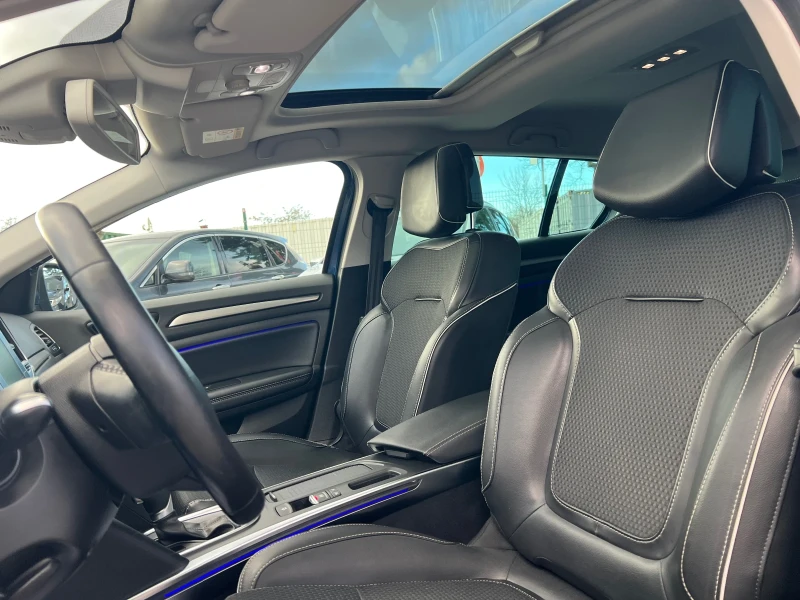 Renault Megane BOSE 1.2* АВТОМАТИК* ШВЕЙЦАРИЯ* FULL LED* , снимка 16 - Автомобили и джипове - 52624383