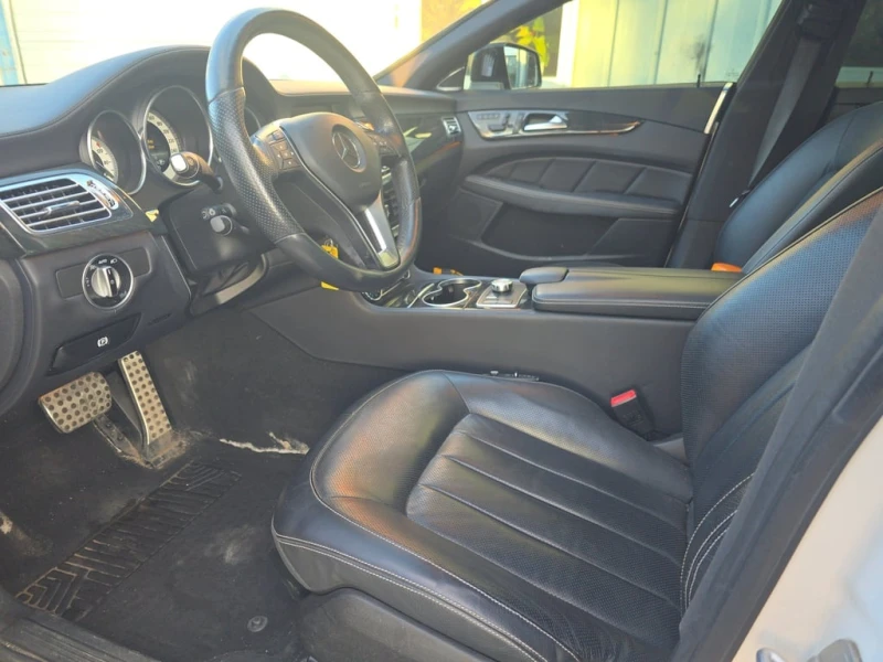 Mercedes-Benz CLS 550 * CARFAX * БЕЗ ПЪРВОНАЧАЛНА ВНОСКА, снимка 5 - Автомобили и джипове - 53146737