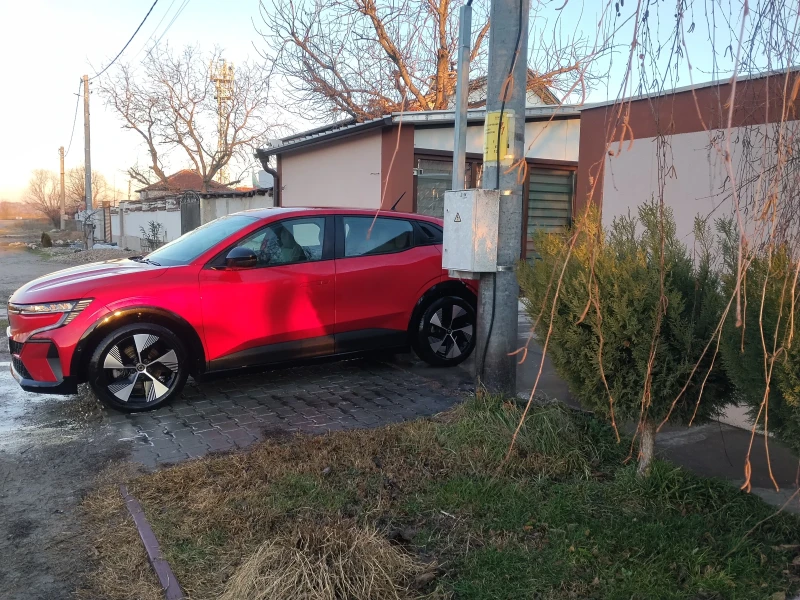 Renault Megane E-TECH Germany , снимка 2 - Автомобили и джипове - 53478485