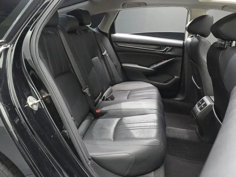 Honda Accord 1.5 Turbo, снимка 11 - Автомобили и джипове - 55814935
