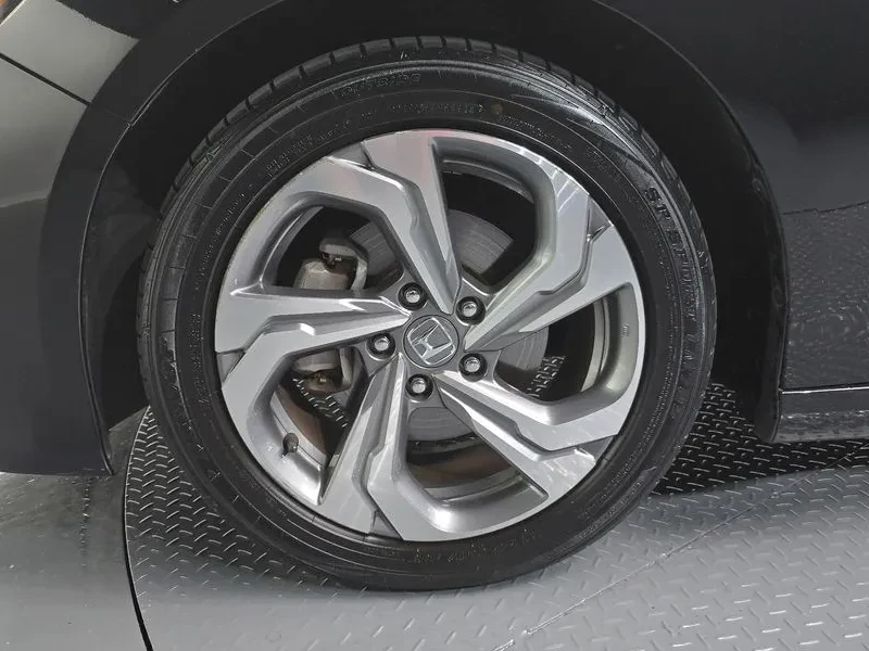 Honda Accord 1.5 Turbo, снимка 5 - Автомобили и джипове - 55814935