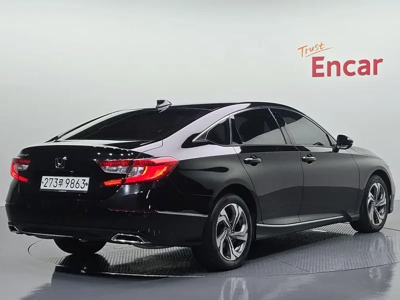 Honda Accord 1.5 Turbo, снимка 2 - Автомобили и джипове - 55814935