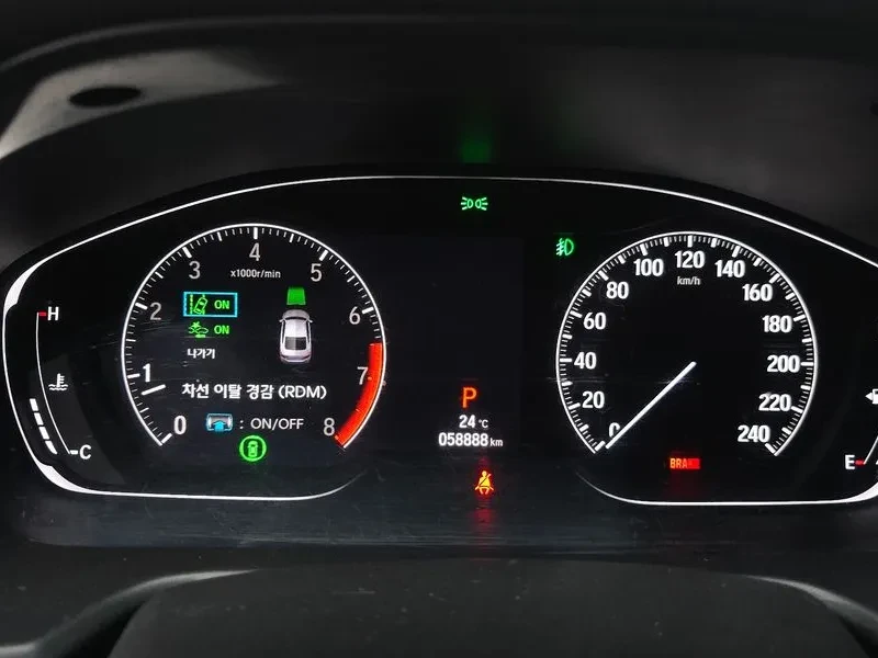 Honda Accord 1.5 Turbo, снимка 8 - Автомобили и джипове - 55814935