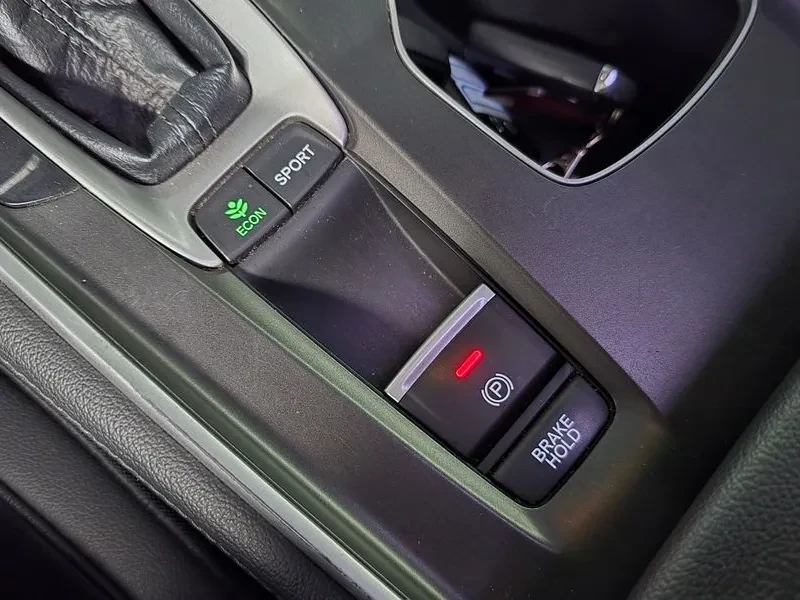 Honda Accord 1.5 Turbo, снимка 17 - Автомобили и джипове - 55814935