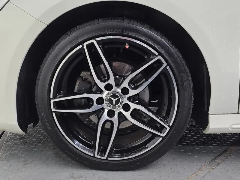 Mercedes-Benz A 200  Amg Line, снимка 5 - Автомобили и джипове - 56225544