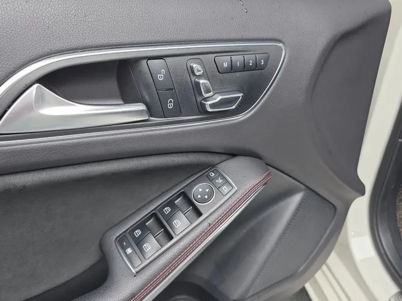 Mercedes-Benz A 200  Amg Line, снимка 14 - Автомобили и джипове - 56225544