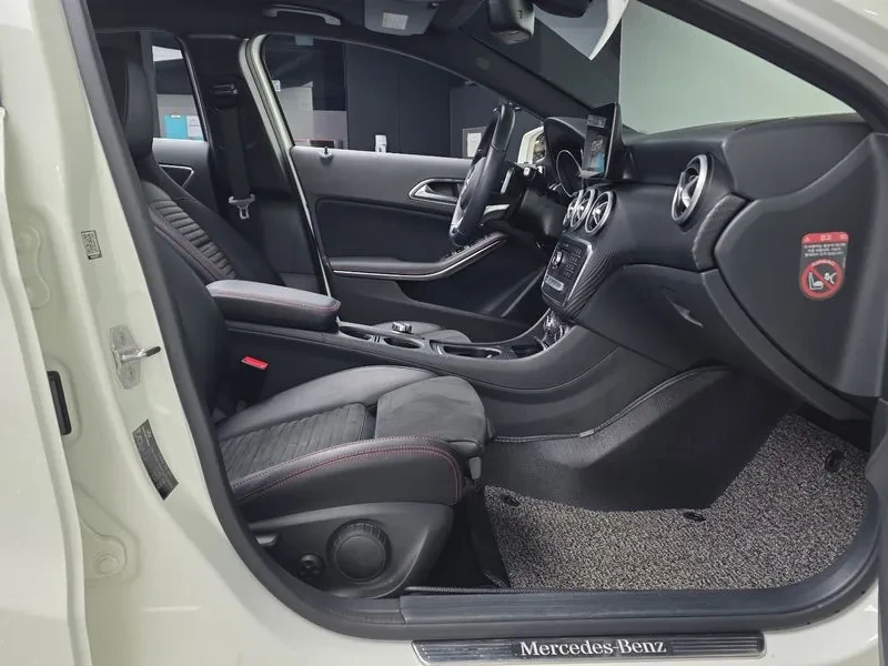 Mercedes-Benz A 200  Amg Line, снимка 11 - Автомобили и джипове - 56225544