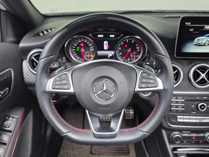Mercedes-Benz A 200  Amg Line, снимка 13 - Автомобили и джипове - 56225544