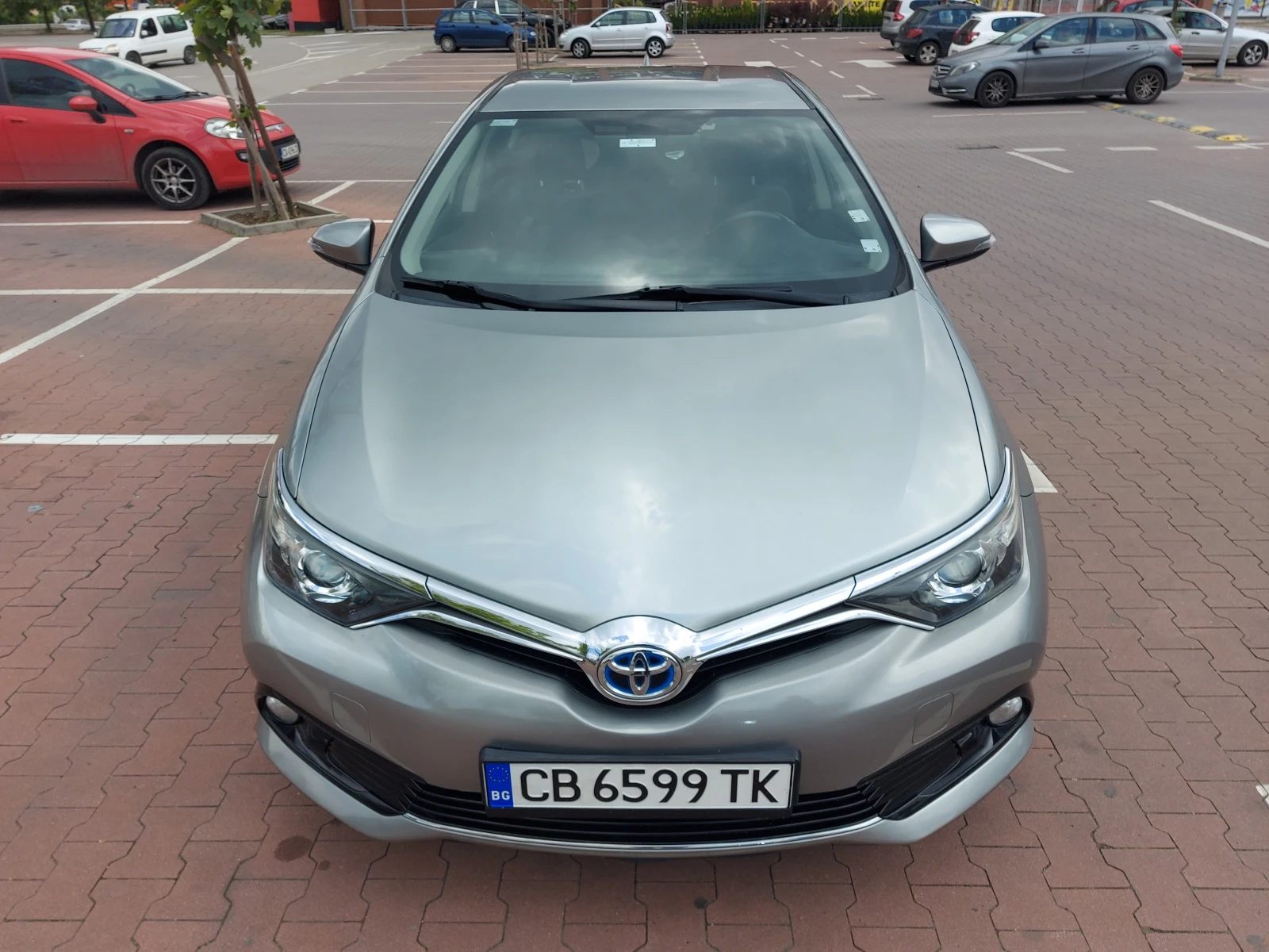 Toyota Auris 1.8i HIBRID Фейс - изображение 3