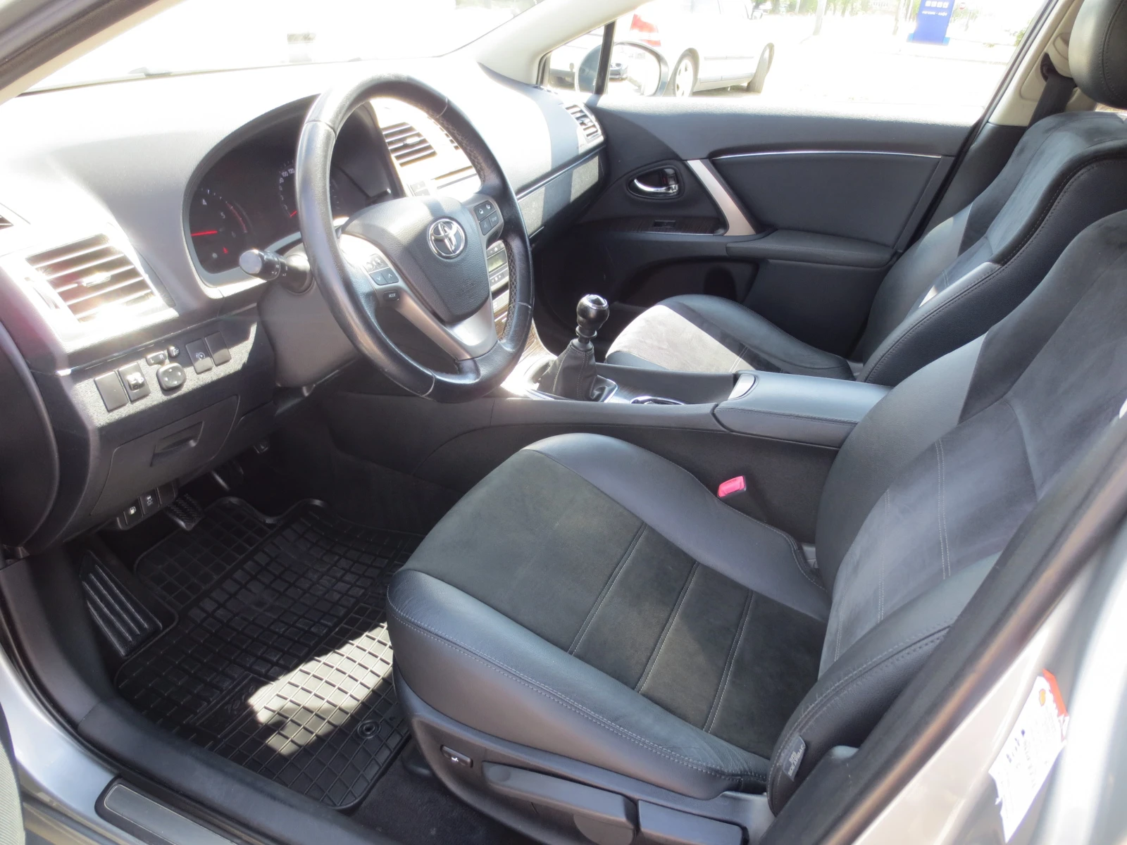 Toyota Avensis 2.0 D-4D  - изображение 9
