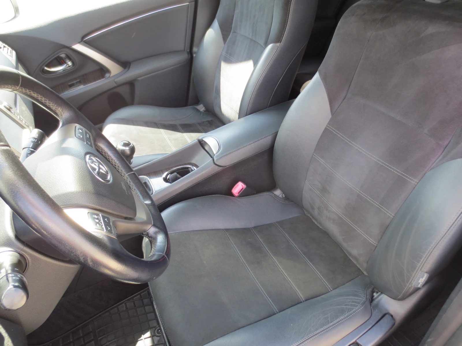 Toyota Avensis 2.0 D-4D  - изображение 10