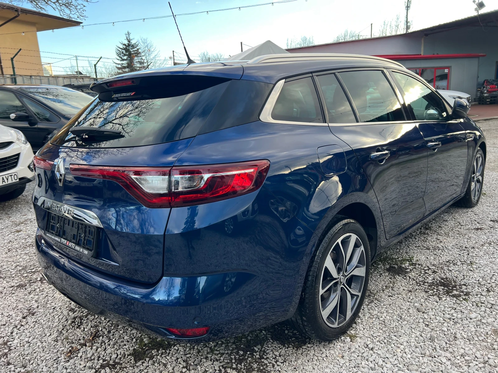 Renault Megane BOSE 1.2* АВТОМАТИК* ШВЕЙЦАРИЯ* FULL LED*  - изображение 5