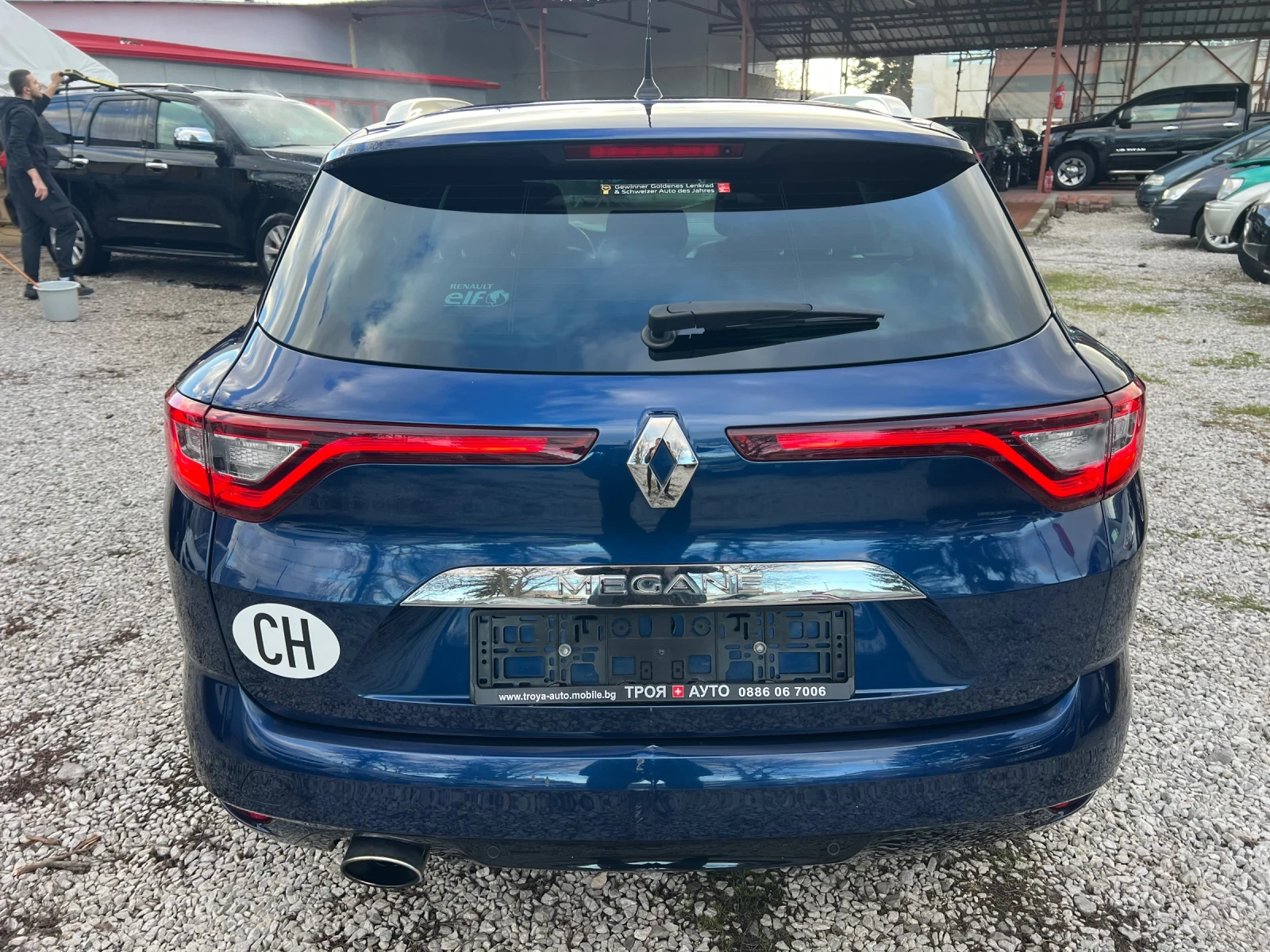 Renault Megane BOSE 1.2* АВТОМАТИК* ШВЕЙЦАРИЯ* FULL LED*  - изображение 6