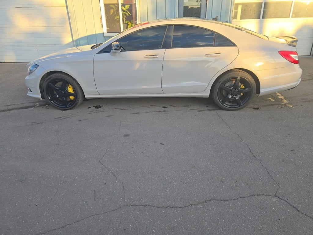 Mercedes-Benz CLS 550 * CARFAX * БЕЗ ПЪРВОНАЧАЛНА ВНОСКА - изображение 2