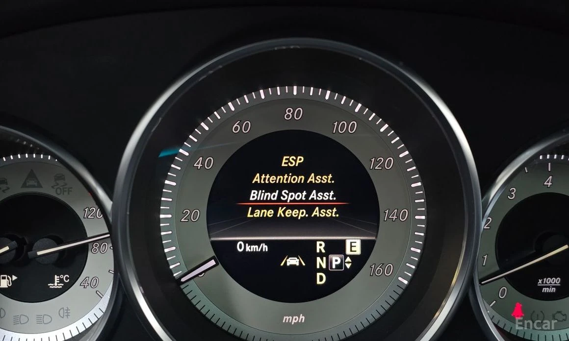 Mercedes-Benz CLS 550 AMG PACK* HARMAN KARDON* ГЕНЕРАЦИЯ* ОБДУХВАНЕ* , снимка 11 - Автомобили и джипове - 53973026