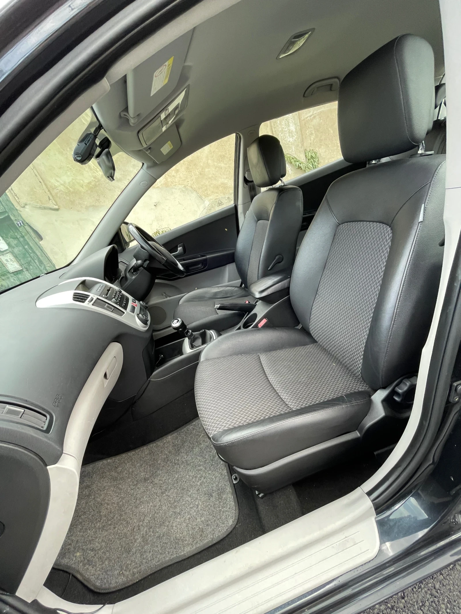 Kia Ceed  1.6 CRDI 2007г., снимка 7 - Автомобили и джипове - 54304446