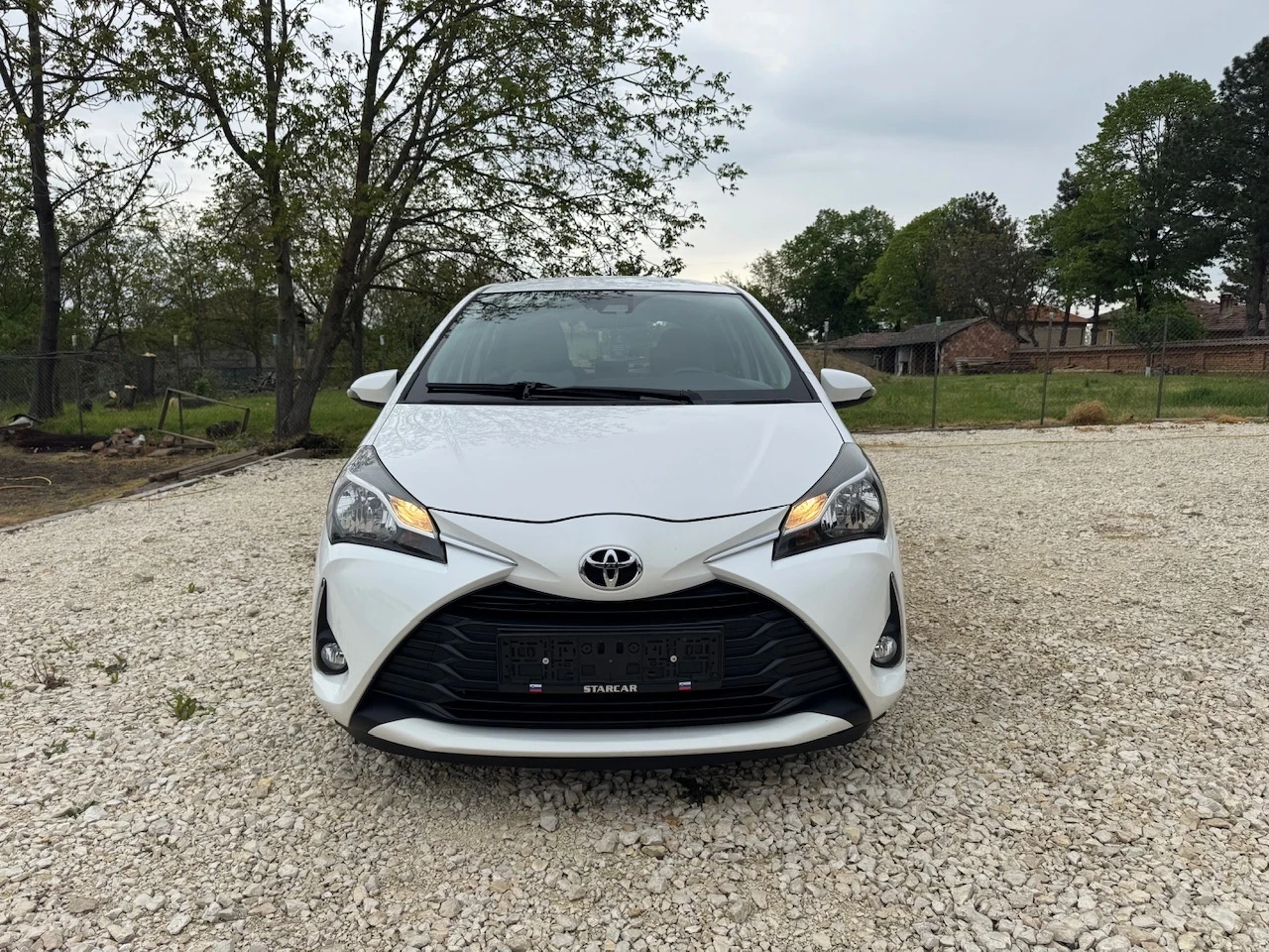 Toyota Yaris 1.5i Facelift/Multimedia, снимка 8 - Автомобили и джипове - 54356437