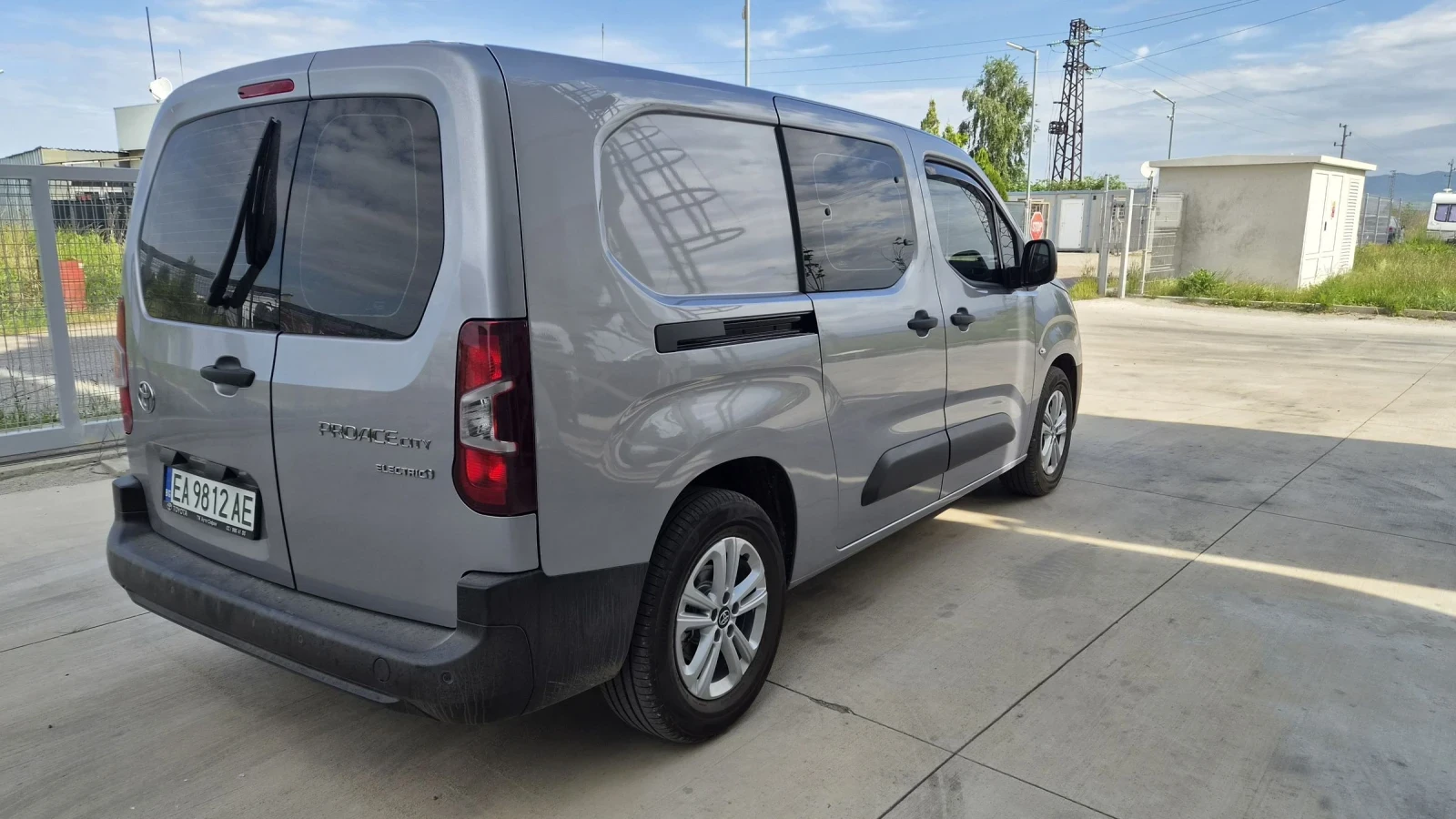 Toyota Proace City Чисто нова, снимка 5 - Автомобили и джипове - 54735309