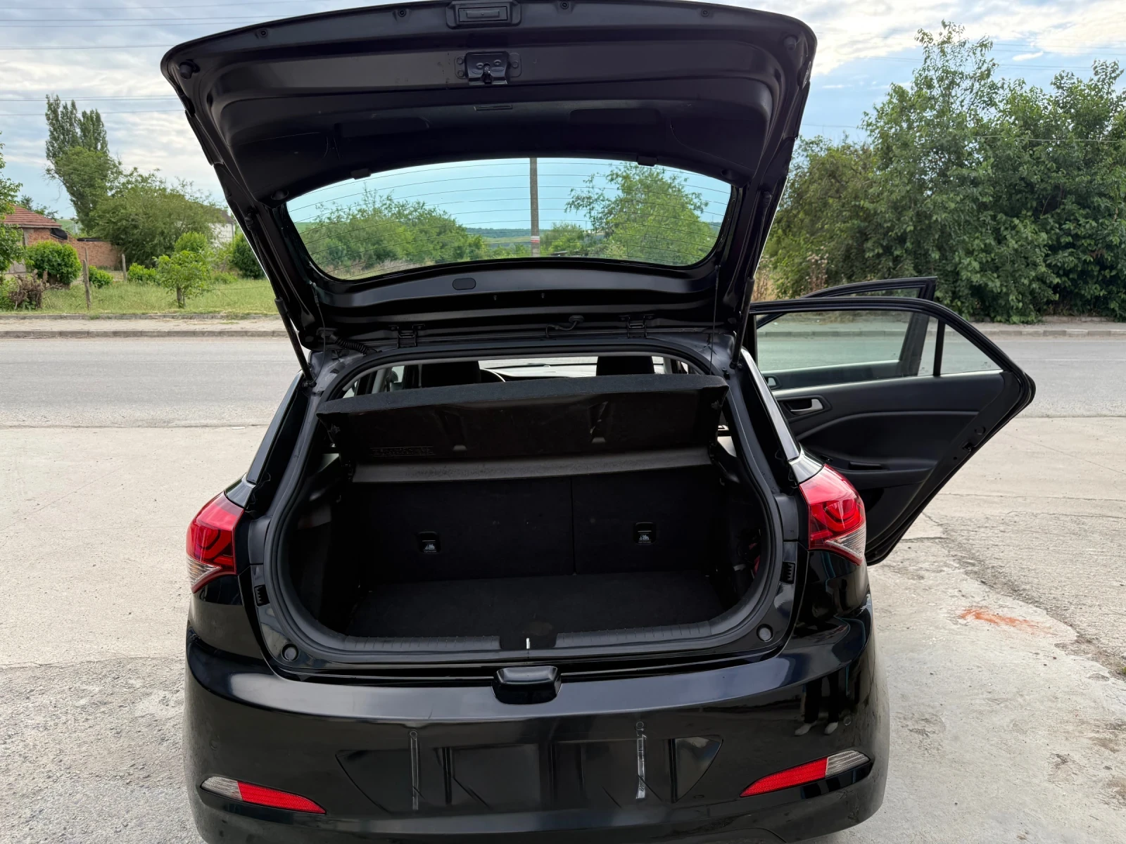 Hyundai I20, снимка 10 - Автомобили и джипове - 54956633