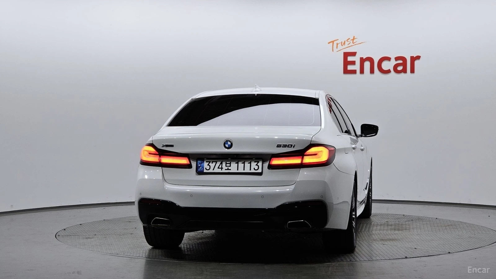 BMW 520 Luxury* КОЖА* НАВИ* ПАНО* КАМЕРА* HUD, снимка 4 - Автомобили и джипове - 55458710