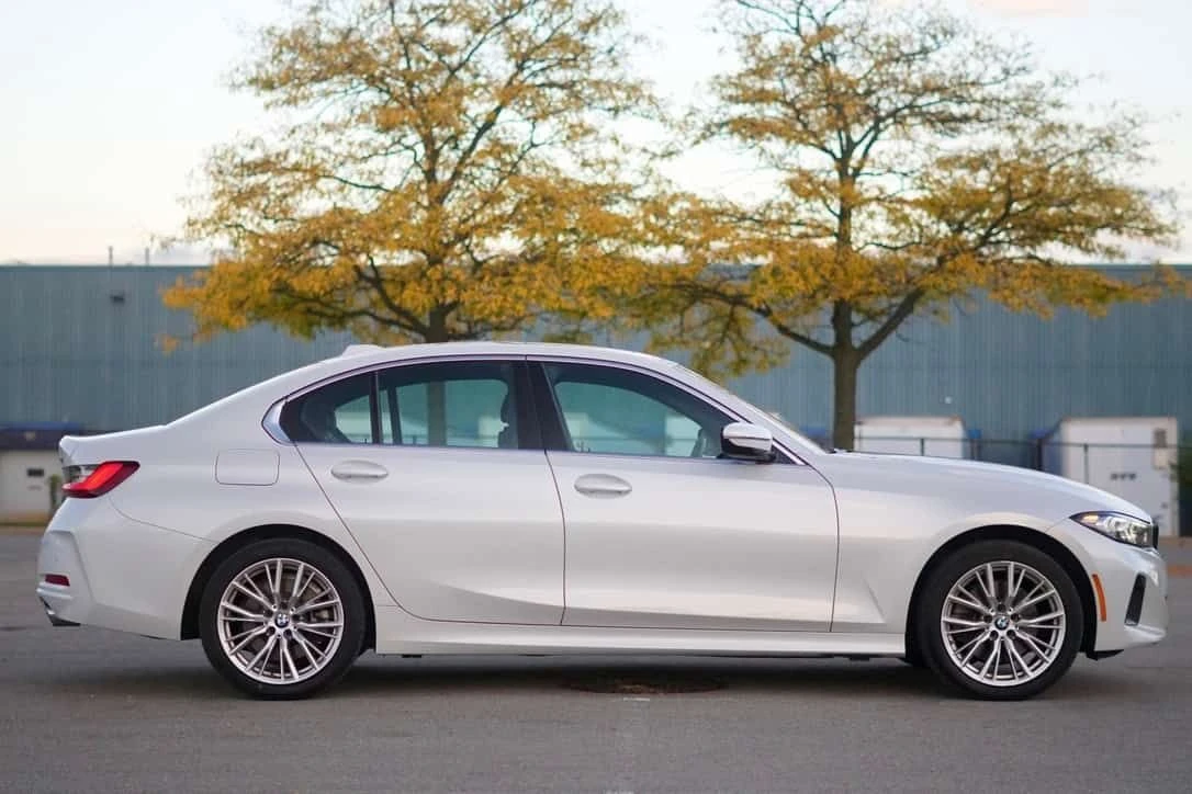 BMW 330 * 330i xDrive * АВТОКРЕДИТ БЕЗ ПЪРВОНАЧАЛНА ВНОСКА, снимка 3 - Автомобили и джипове - 55535715