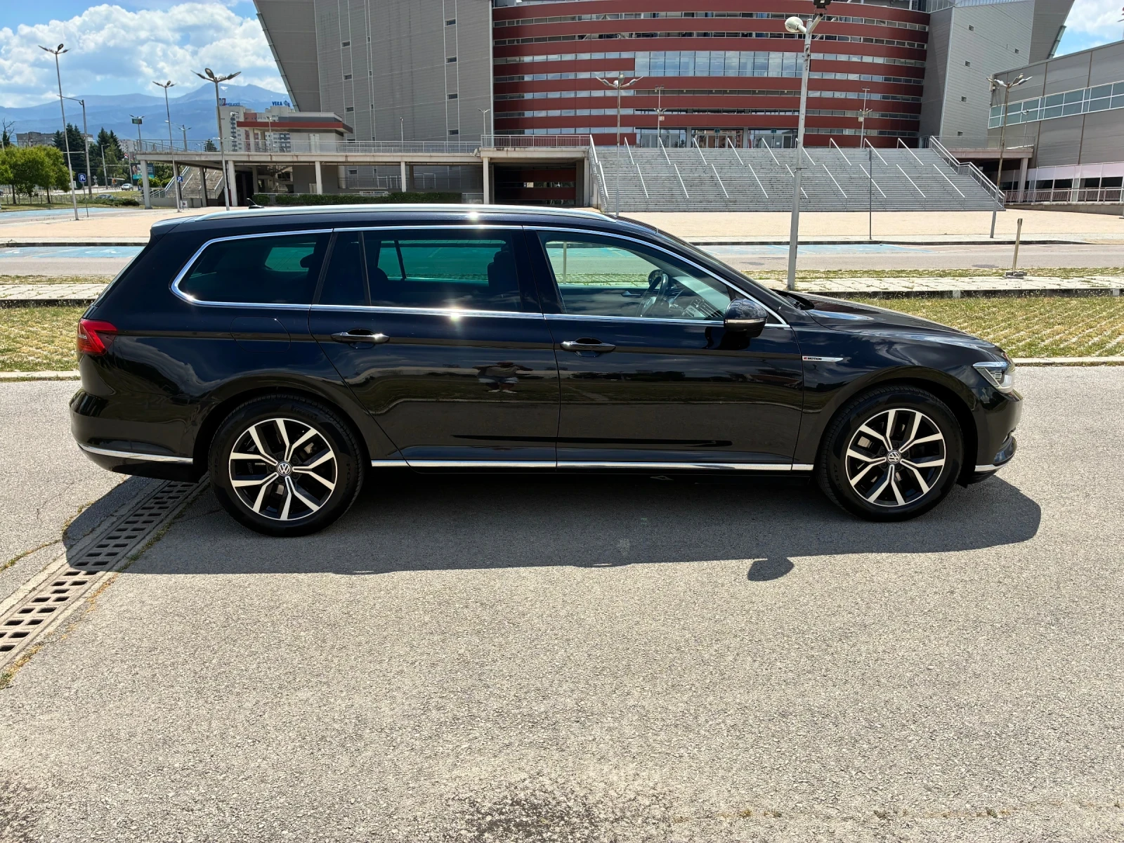 VW Passat B8 4 MOTION, снимка 2 - Автомобили и джипове - 55591343