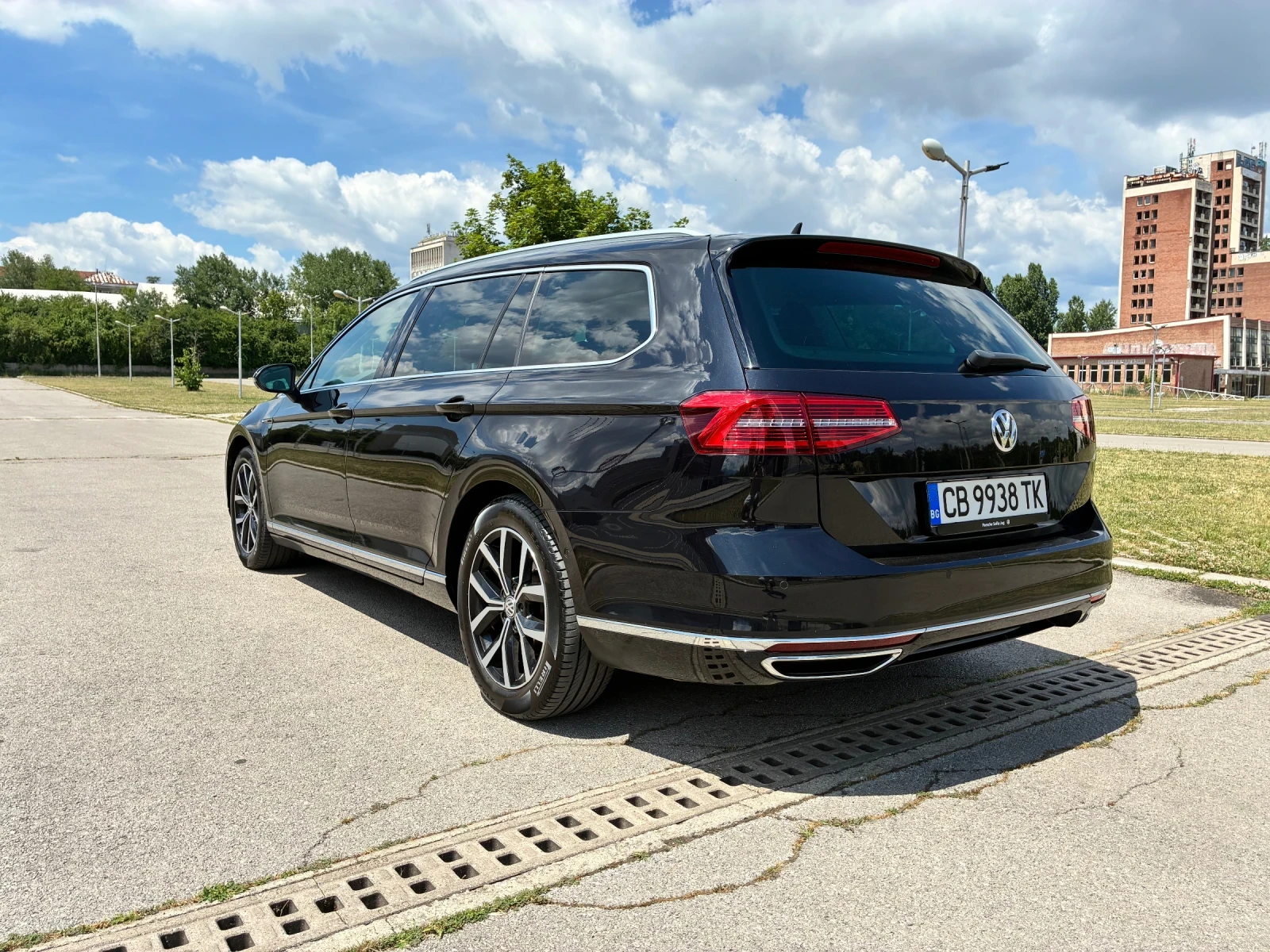VW Passat B8 4 MOTION, снимка 5 - Автомобили и джипове - 55591343