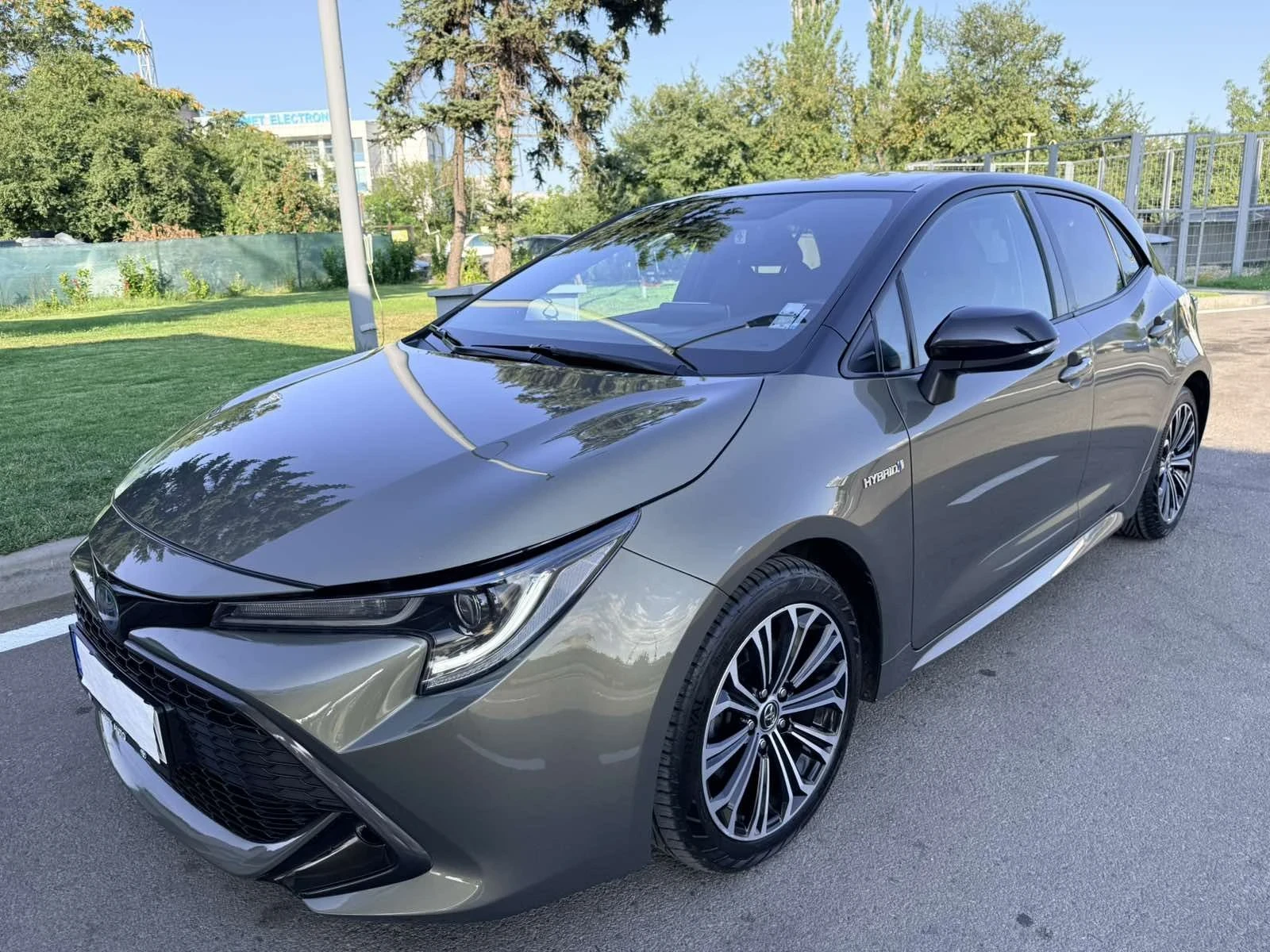 Toyota Corolla HYBRID 2.0 Bi Tone  ТОП /гаранция 