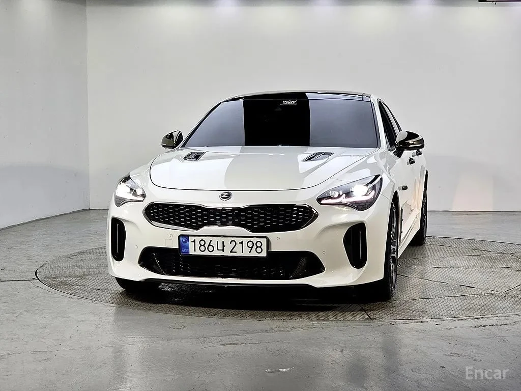 Kia Stinger GT 3.3 Turbo| ОБДУХВАНЕ| ПАНО| ДИСТРОНИК| 360| , снимка 2 - Автомобили и джипове - 55866736